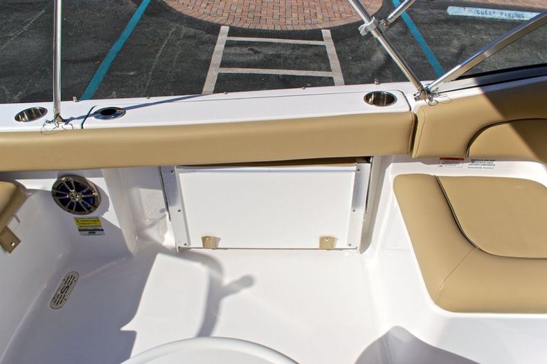 Thumbnail 60 for New 2014 Sportsman Discovery 210 Dual Console boat for sale in West Palm Beach, FL