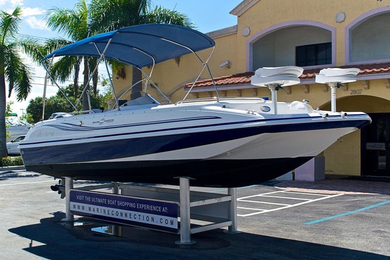 Thumbnail 1 for Used 2012 Hurricane SunDeck Sport SS 201 OB boat for sale in West Palm Beach, FL