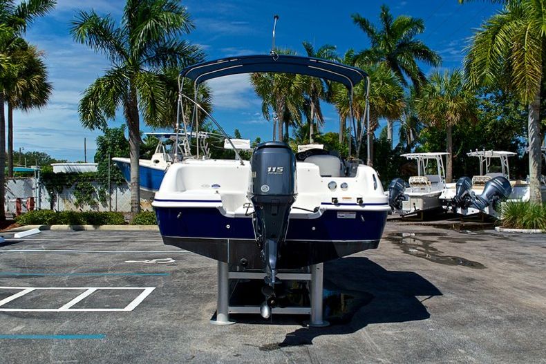 Thumbnail 6 for Used 2012 Hurricane SunDeck Sport SS 201 OB boat for sale in West Palm Beach, FL