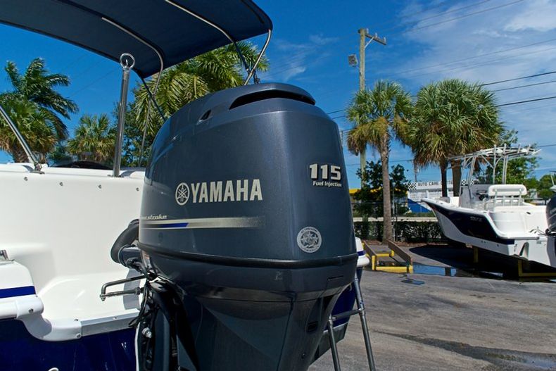 Thumbnail 14 for Used 2012 Hurricane SunDeck Sport SS 201 OB boat for sale in West Palm Beach, FL
