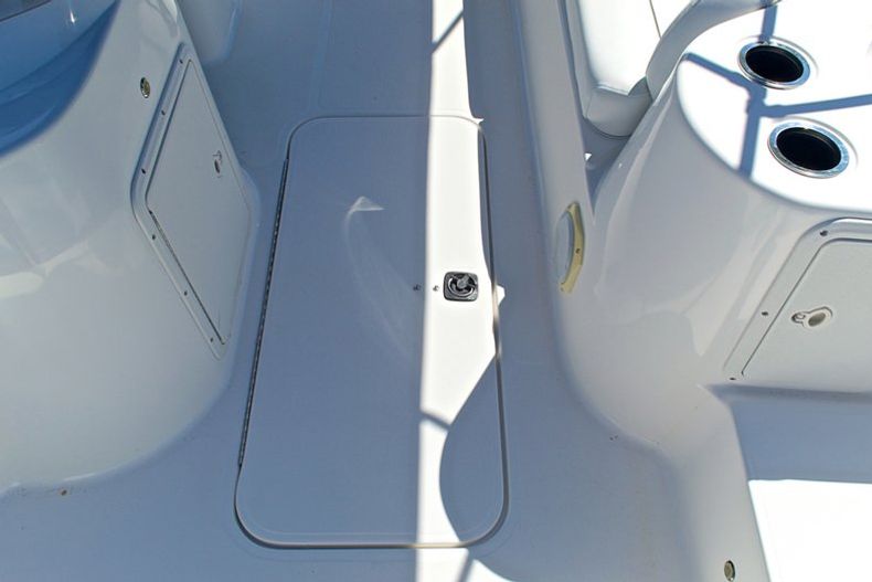 Thumbnail 37 for Used 2012 Hurricane SunDeck Sport SS 201 OB boat for sale in West Palm Beach, FL