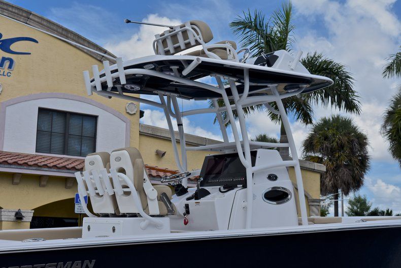Thumbnail 8 for New 2017 Sportsman Masters 267 Bay Boat boat for sale in Islamorada, FL