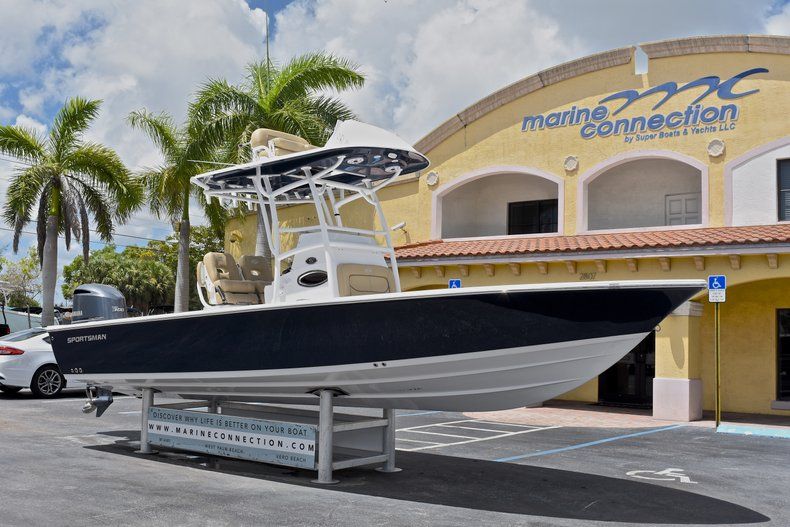 Thumbnail 1 for New 2017 Sportsman Masters 267 Bay Boat boat for sale in Islamorada, FL