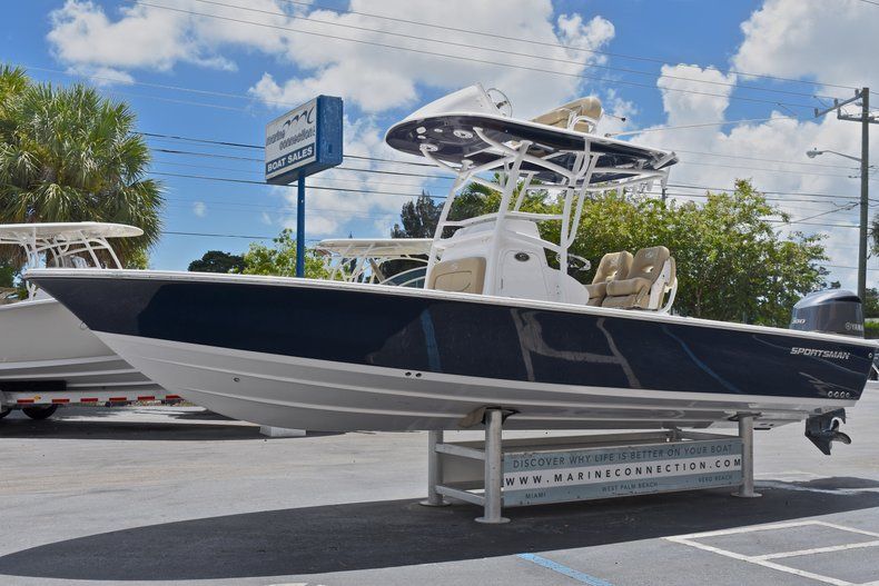 Thumbnail 3 for New 2017 Sportsman Masters 267 Bay Boat boat for sale in Islamorada, FL