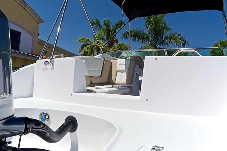 Thumbnail 21 for New 2014 Hurricane SunDeck SD 2690 OB boat for sale in West Palm Beach, FL