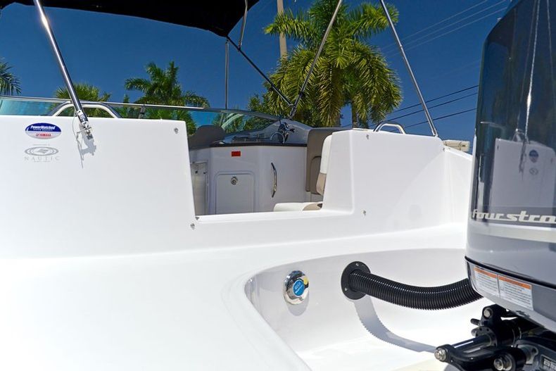 Thumbnail 22 for New 2014 Hurricane SunDeck SD 2690 OB boat for sale in West Palm Beach, FL