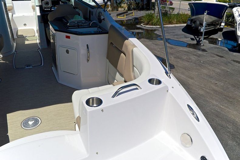 Thumbnail 36 for New 2014 Hurricane SunDeck SD 2690 OB boat for sale in West Palm Beach, FL