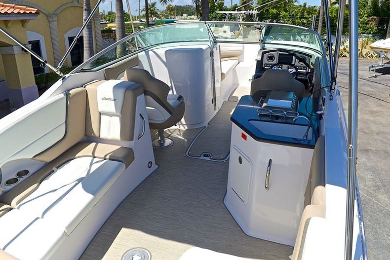 Thumbnail 37 for New 2014 Hurricane SunDeck SD 2690 OB boat for sale in West Palm Beach, FL