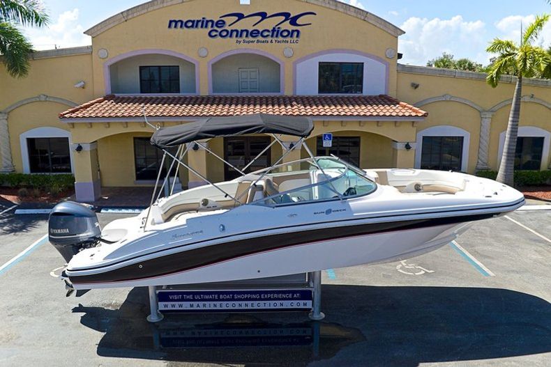 Thumbnail 112 for New 2014 Hurricane SunDeck SD 2690 OB boat for sale in West Palm Beach, FL