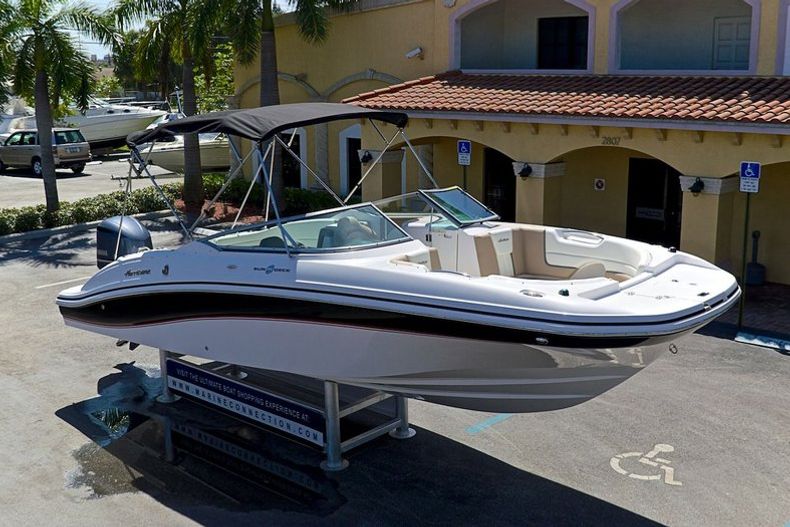 Thumbnail 114 for New 2014 Hurricane SunDeck SD 2690 OB boat for sale in West Palm Beach, FL