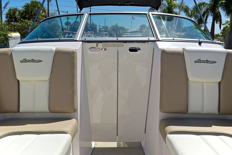 Thumbnail 107 for New 2014 Hurricane SunDeck SD 2690 OB boat for sale in West Palm Beach, FL