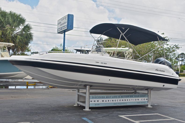 Thumbnail 3 for New 2017 Hurricane Sundeck Sport SS 231 OB boat for sale in Vero Beach, FL
