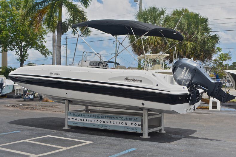 Thumbnail 5 for New 2017 Hurricane Sundeck Sport SS 231 OB boat for sale in Vero Beach, FL