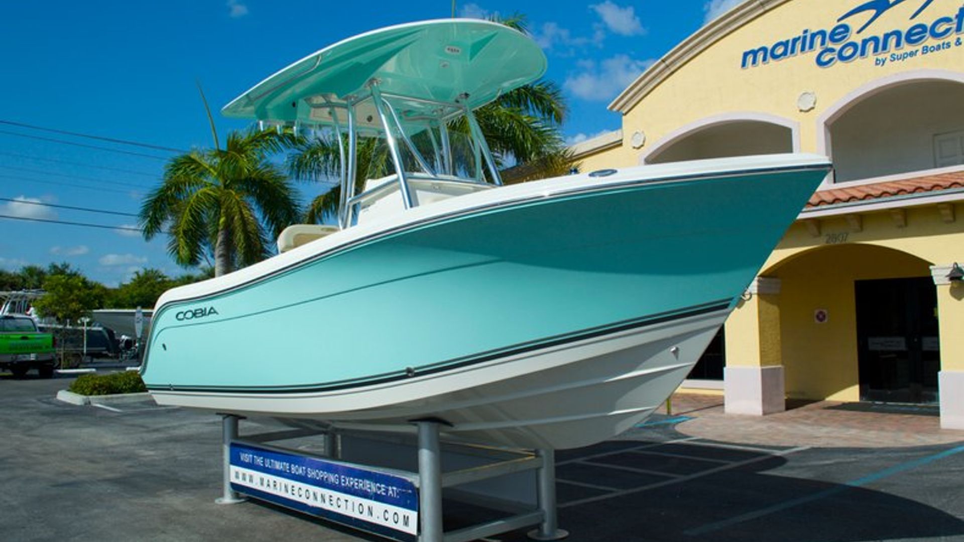 New 2014 Cobia 201 Center Console #T044 image 2