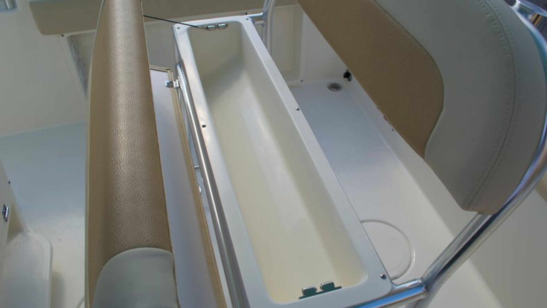 New 2014 Cobia 201 Center Console #T044 image 13