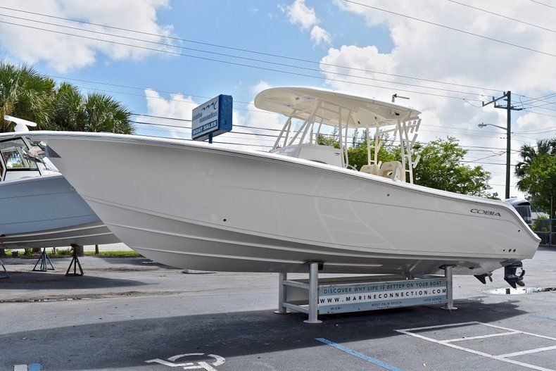 Thumbnail 4 for New 2018 Cobia 301 CC Center Console boat for sale in West Palm Beach, FL