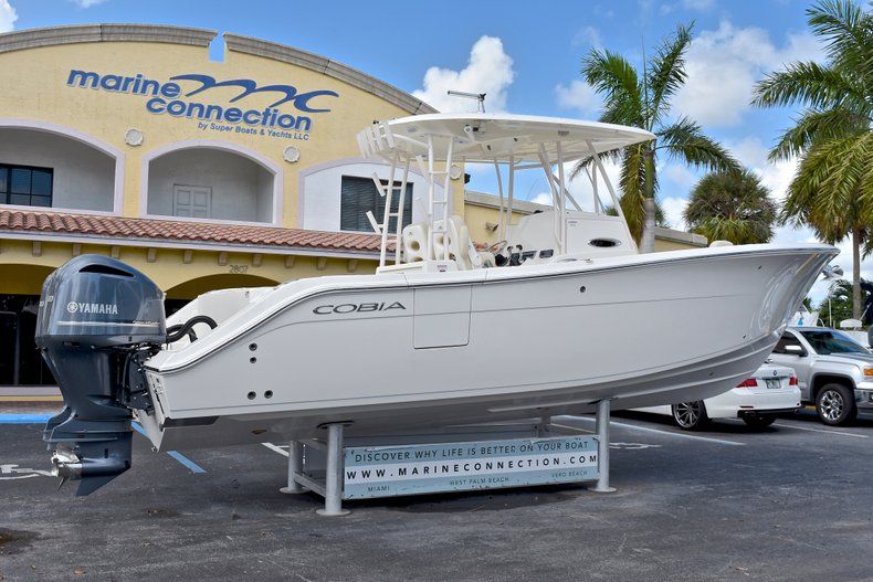 Thumbnail 9 for New 2018 Cobia 301 CC Center Console boat for sale in West Palm Beach, FL