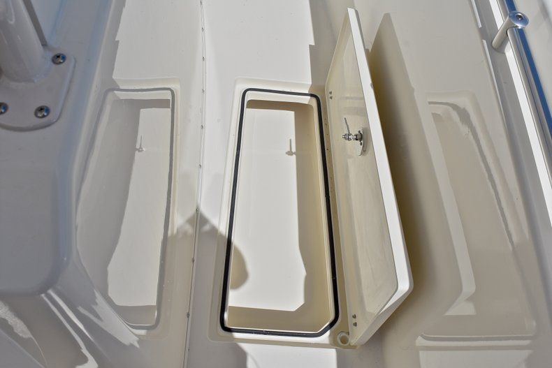 Thumbnail 34 for New 2018 Cobia 301 CC Center Console boat for sale in West Palm Beach, FL