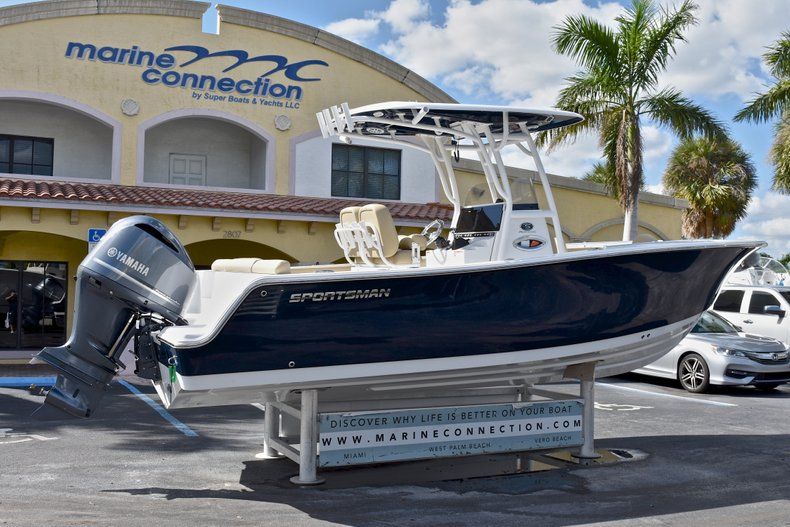 Thumbnail 7 for New 2018 Sportsman Heritage 241 Center Console boat for sale in West Palm Beach, FL