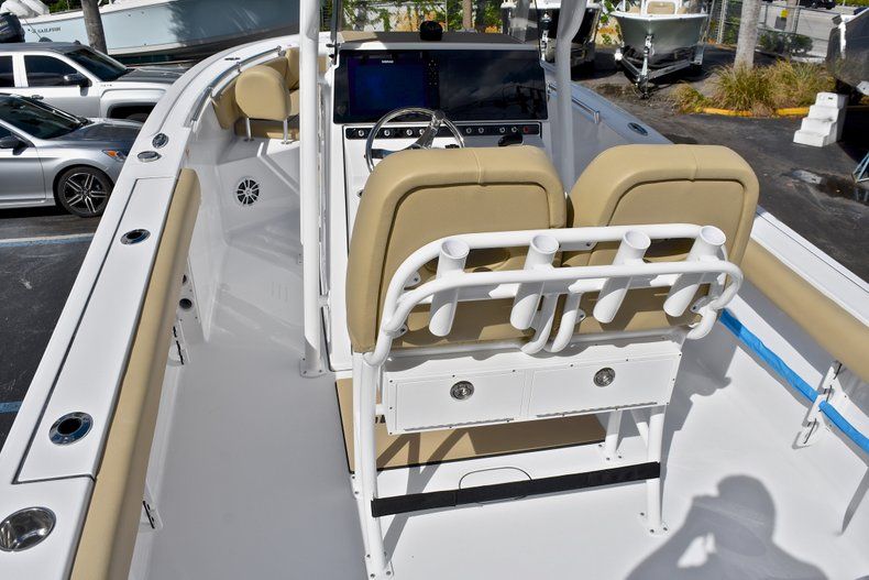 Thumbnail 9 for New 2018 Sportsman Heritage 241 Center Console boat for sale in West Palm Beach, FL