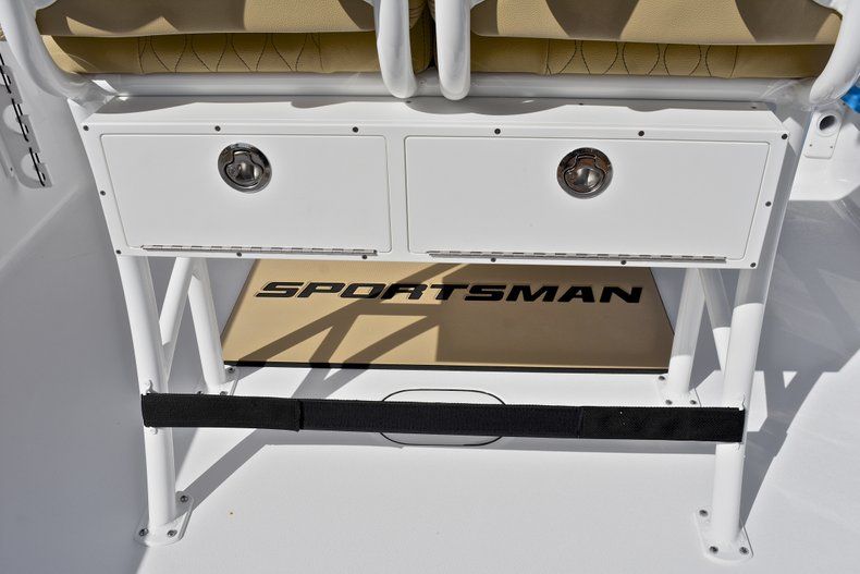 Thumbnail 22 for New 2018 Sportsman Heritage 241 Center Console boat for sale in West Palm Beach, FL