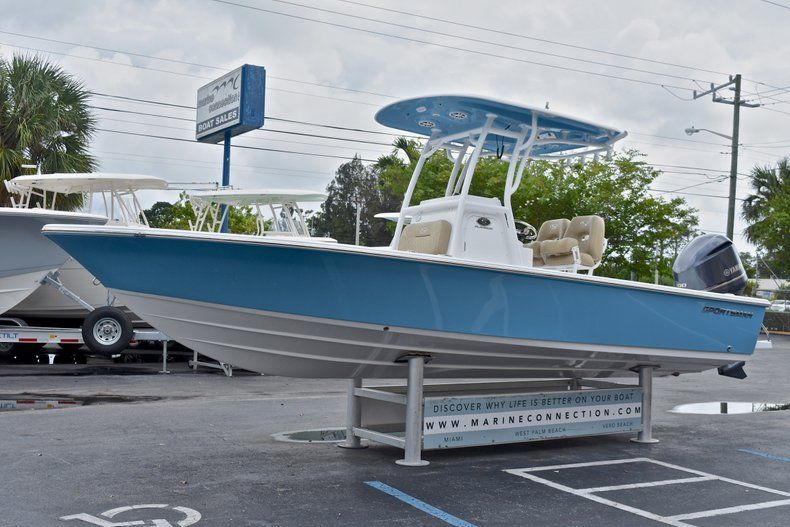 Thumbnail 3 for New 2018 Sportsman Masters 247 Bay Boat boat for sale in Vero Beach, FL