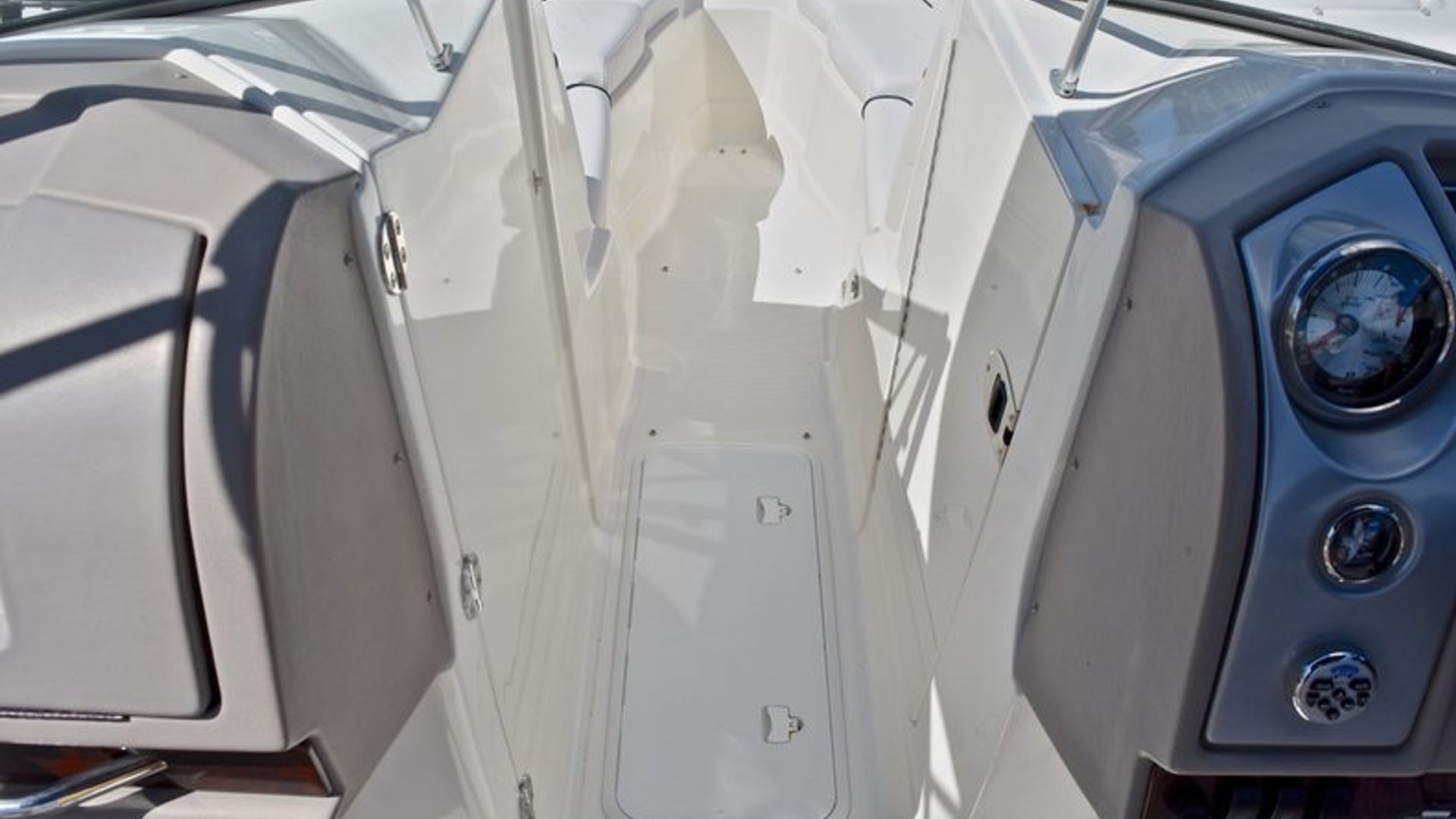 Used 2011 Larson 258 LXI Bowrider #1051 image 45