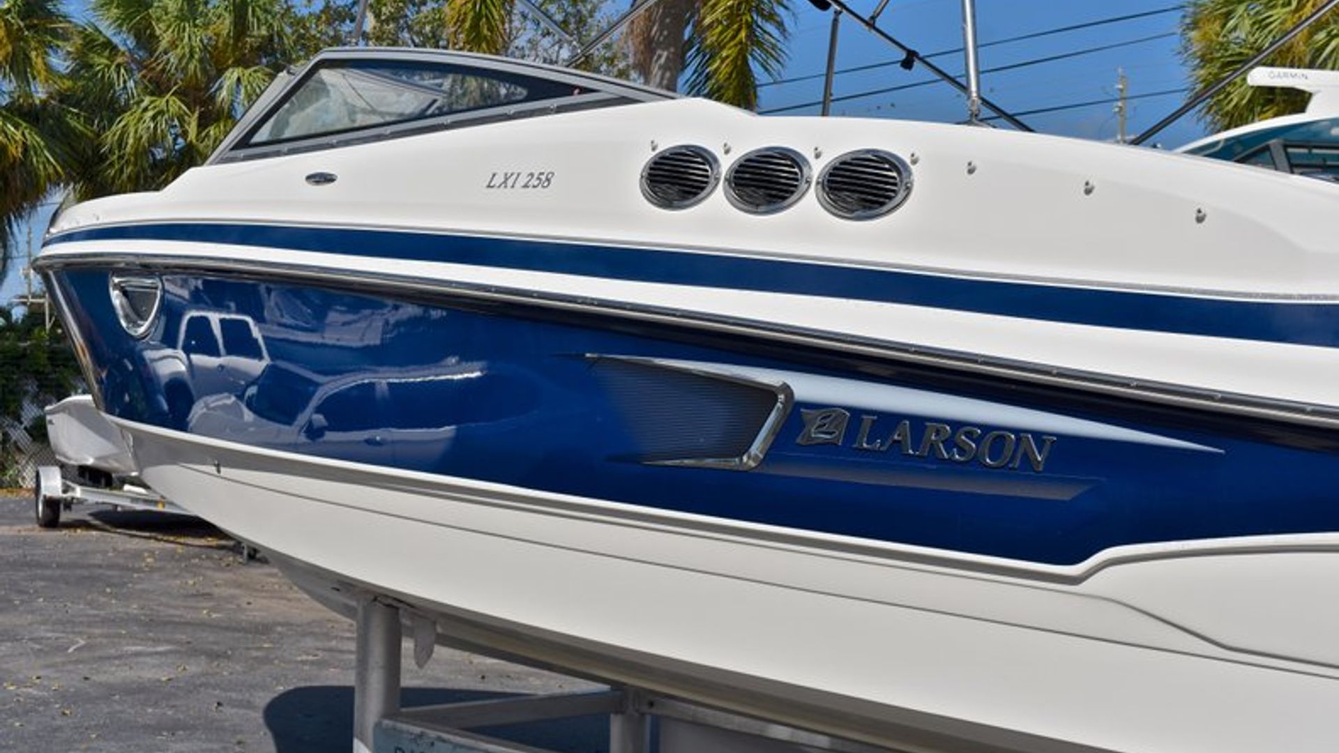 Used 2011 Larson 258 LXI Bowrider #1051 image 7