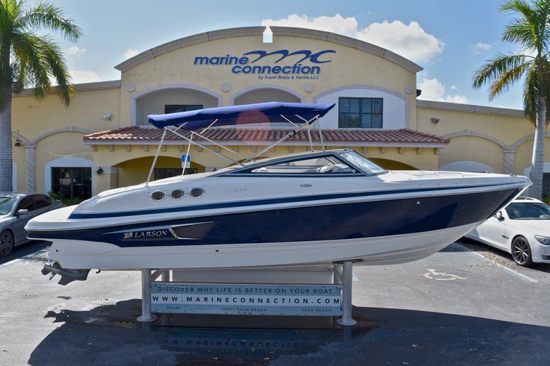 Used 2011 Larson 258 LXI Bowrider boat for sale in West Palm Beach, FL