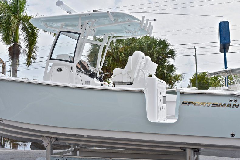 Thumbnail 5 for New 2018 Sportsman Open 282 Center Console boat for sale in West Palm Beach, FL