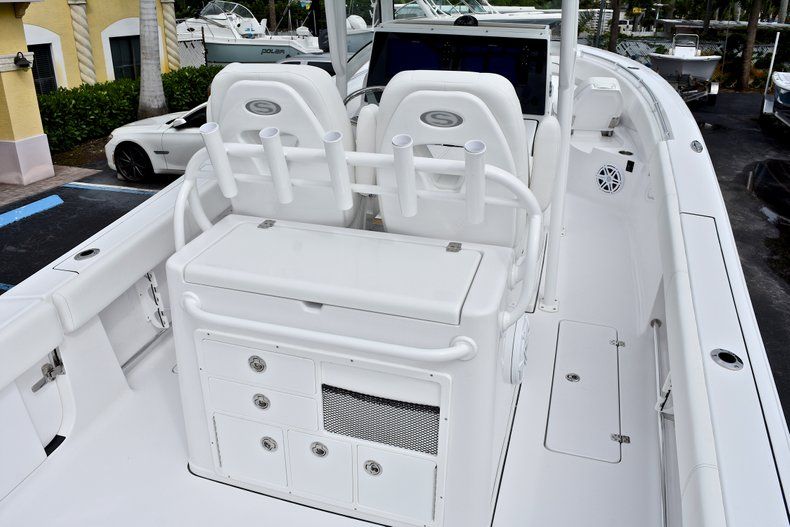 Thumbnail 10 for New 2018 Sportsman Open 282 Center Console boat for sale in West Palm Beach, FL