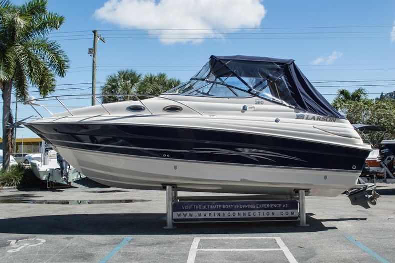 Thumbnail 5 for Used 2008 Larson 260 Cabrio boat for sale in West Palm Beach, FL