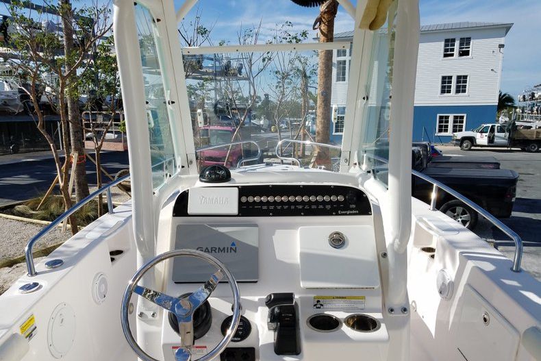 Thumbnail 7 for Used 2015 Everglades 230 CC Center Console boat for sale in Islamorada, FL