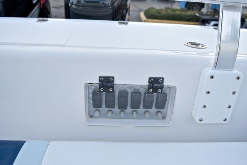 Thumbnail 15 for Used 2005 Bluewater 2850 CC Center Console boat for sale in West Palm Beach, FL