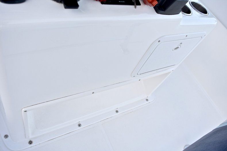 Thumbnail 37 for Used 2005 Bluewater 2850 CC Center Console boat for sale in West Palm Beach, FL