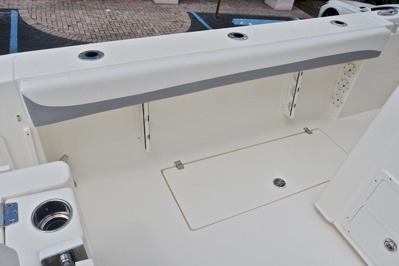 Thumbnail 17 for New 2018 Cobia 301 CC Center Console boat for sale in West Palm Beach, FL
