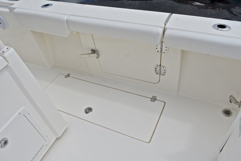 Thumbnail 19 for New 2018 Cobia 301 CC Center Console boat for sale in West Palm Beach, FL