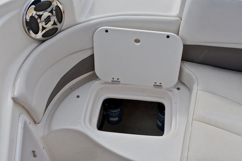 Thumbnail 18 for Used 2009 Hurricane SD 260 SunDeck boat for sale in West Palm Beach, FL