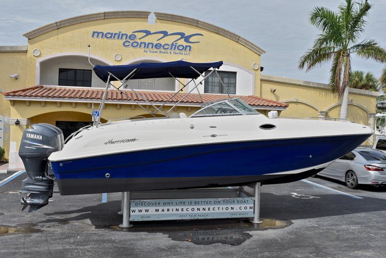 Used 2009 Hurricane SD 260 SunDeck boat for sale in West Palm Beach, FL