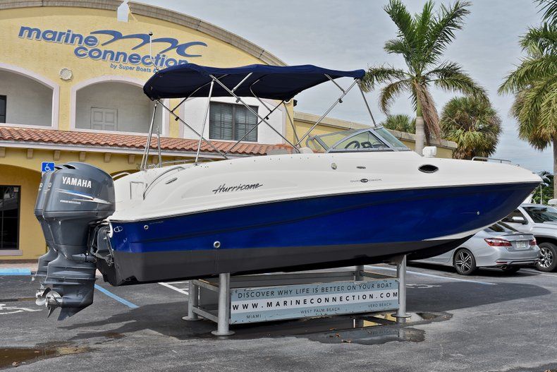 Thumbnail 7 for Used 2009 Hurricane SD 260 SunDeck boat for sale in West Palm Beach, FL