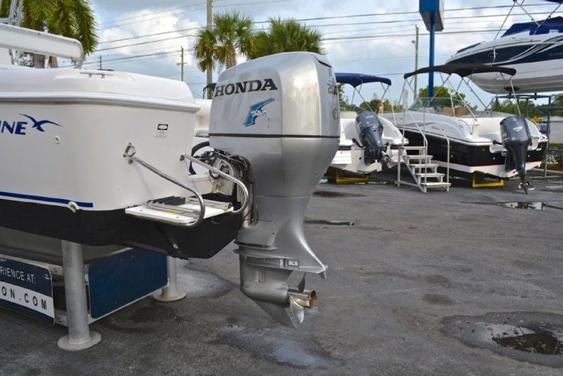 Thumbnail 16 for Used 2005 Pro-Line 23 Sport Center Console boat for sale in West Palm Beach, FL