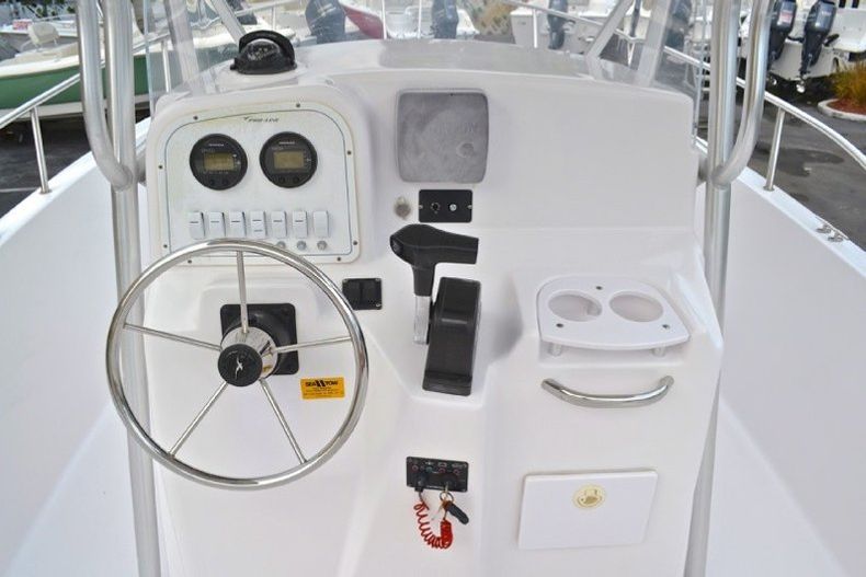 Thumbnail 37 for Used 2005 Pro-Line 23 Sport Center Console boat for sale in West Palm Beach, FL