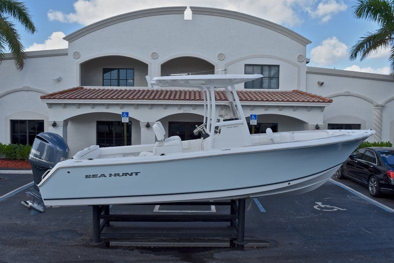Used 2015 Sea Hunt 234 Ultra boat for sale in West Palm Beach, FL
