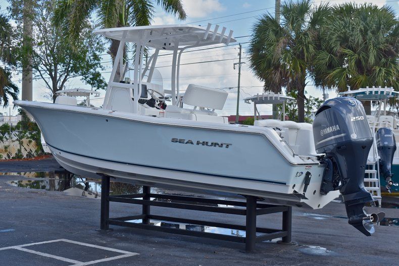Thumbnail 5 for Used 2015 Sea Hunt 234 Ultra boat for sale in West Palm Beach, FL