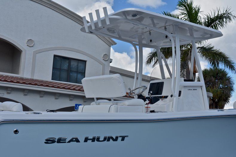 Thumbnail 8 for Used 2015 Sea Hunt 234 Ultra boat for sale in West Palm Beach, FL
