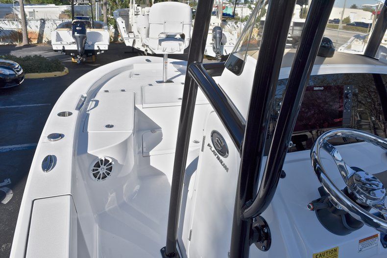 Thumbnail 36 for New 2018 Sportsman Masters 227 Bay Boat boat for sale in Miami, FL