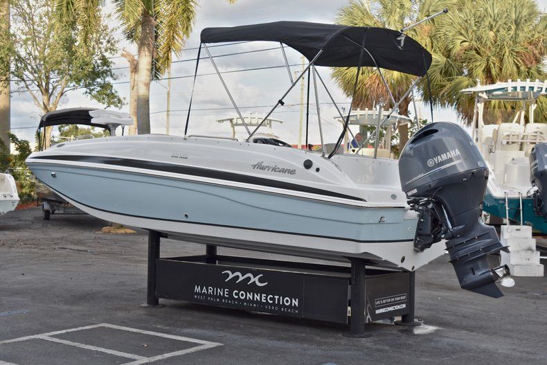 Thumbnail 5 for New 2017 Hurricane 188 SunDeck Sport OB boat for sale in West Palm Beach, FL