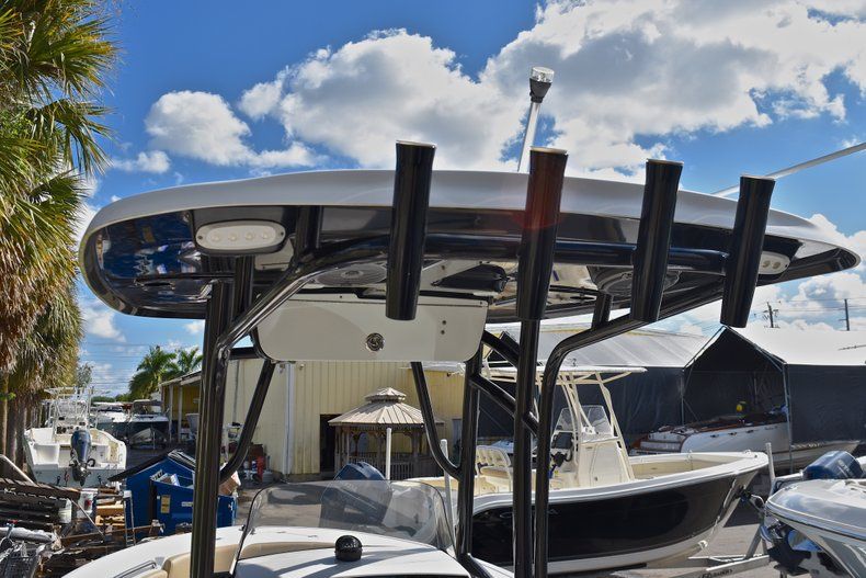 Thumbnail 5 for Used 2015 Sportsman Heritage 231 Center Console boat for sale in West Palm Beach, FL