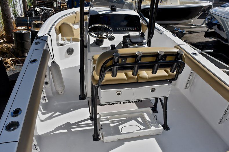 Thumbnail 4 for Used 2015 Sportsman Heritage 231 Center Console boat for sale in West Palm Beach, FL