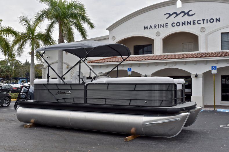 Thumbnail 1 for New 2018 Sweetwater 2186 Split Bench boat for sale in Vero Beach, FL